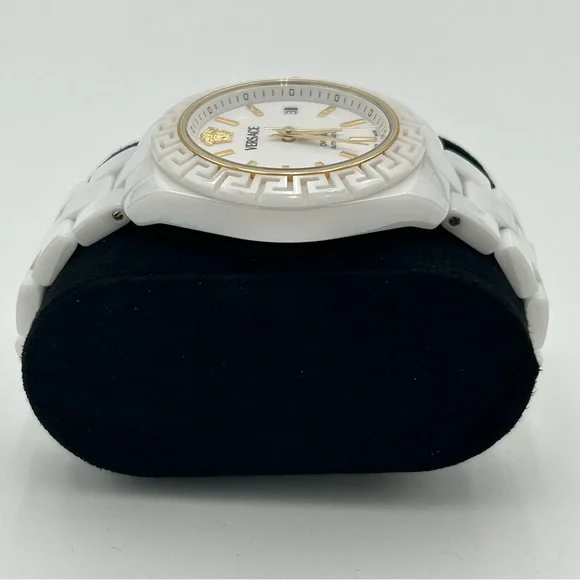 Versace White and Gold DV One Women’s Watch - Picture 4 of 10